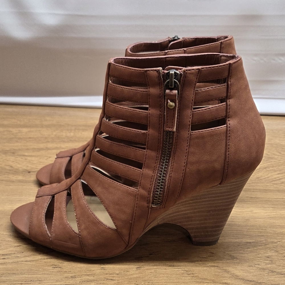 Crown Vintage Brown Strappy Gladiator Sandals